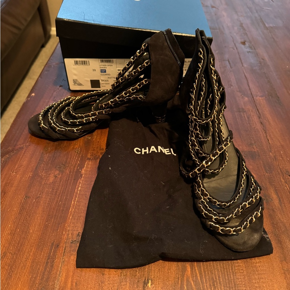 Chanel kitten heels